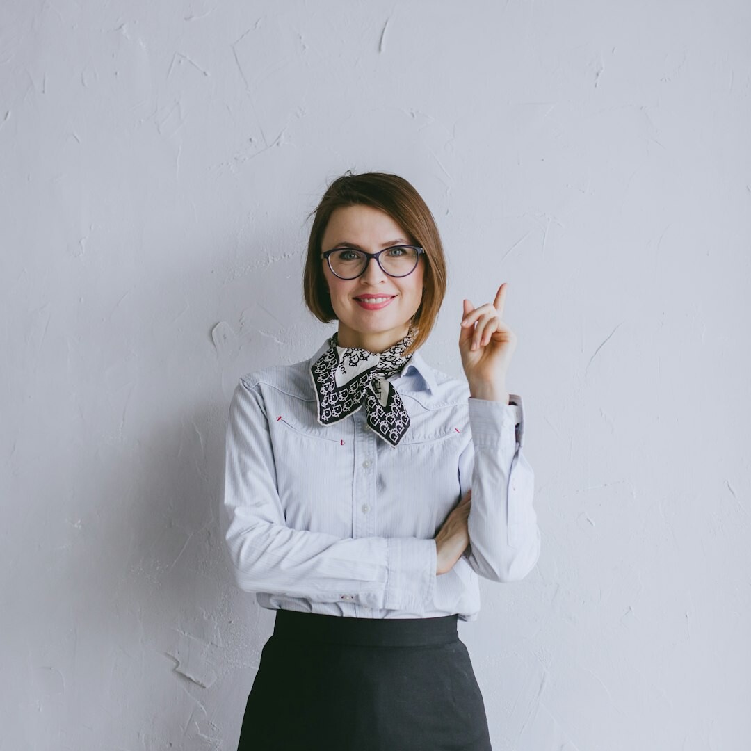 Professional portrait of a woman journalism course instructor